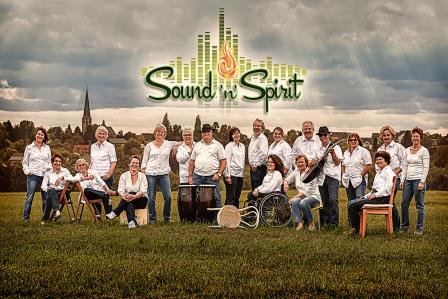 Web 1306 Gruppenfoto mit Logo soundnspirit